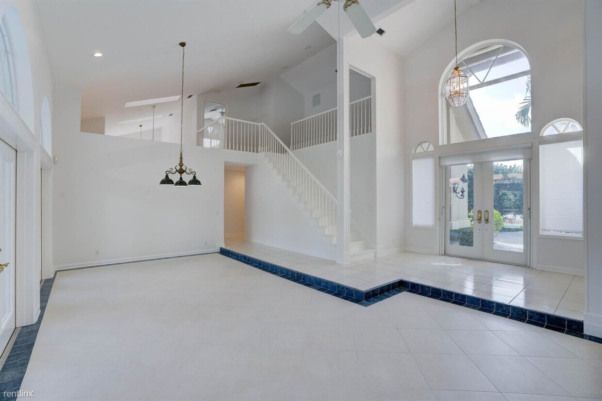 Foto principal - 5 br, 4.5 bath House - 115 Olympus Way