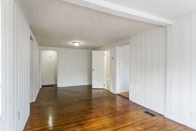 Building Photo - 4204 38th Ave N