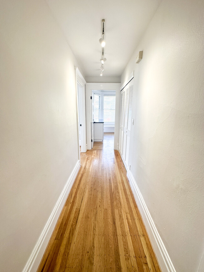 Foto del edificio - 1647 Haight St