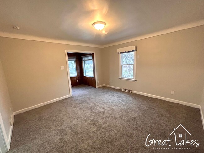 Building Photo - JANUARY SPECIAL: Move in before 1/31/25 an...