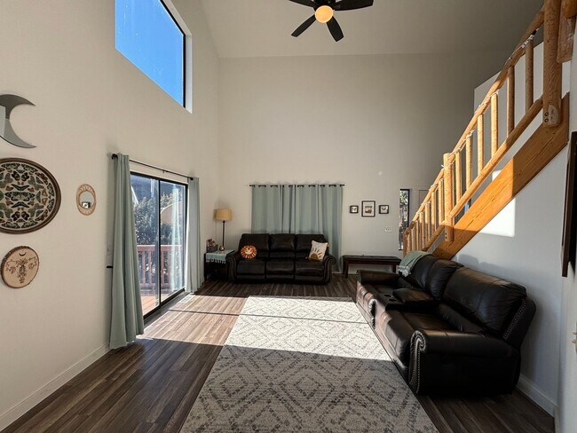Building Photo - PRICE JUST REDUCED!! Cozy Home in Central!...