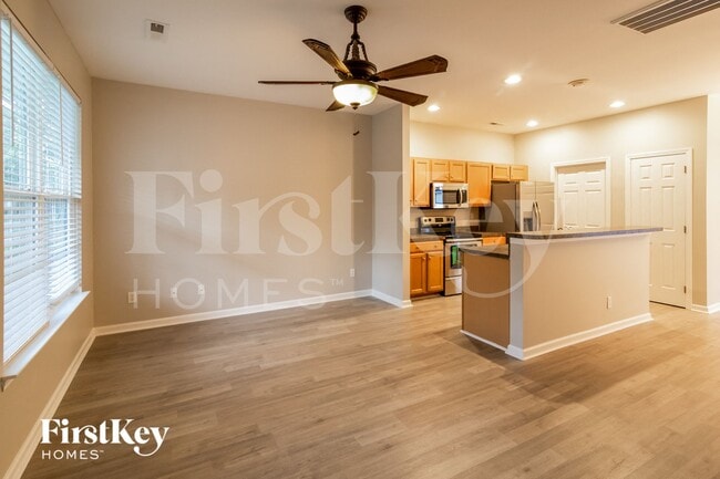 Foto del edificio - 8954 Planters Row Ln