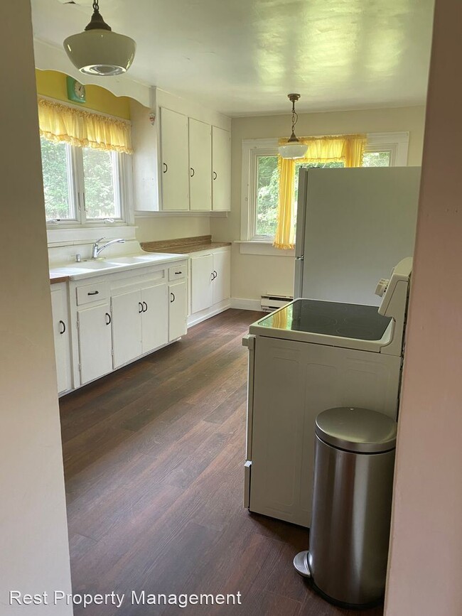 Building Photo - 2 br, 1 bath House - 4850 Skyline Drive