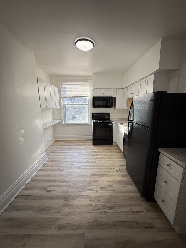 Primary Photo - 5704 Darlington Rd