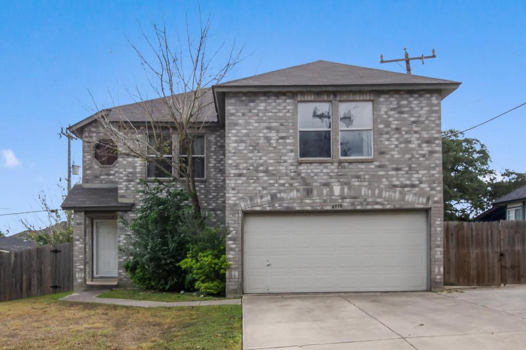 6938 Raintree Forest, San Antonio, TX 78233 House Rental in San