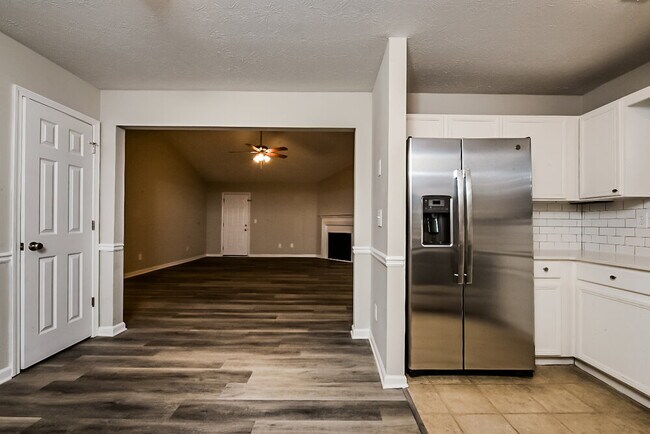 Foto del edificio - 1325 Carney Ct