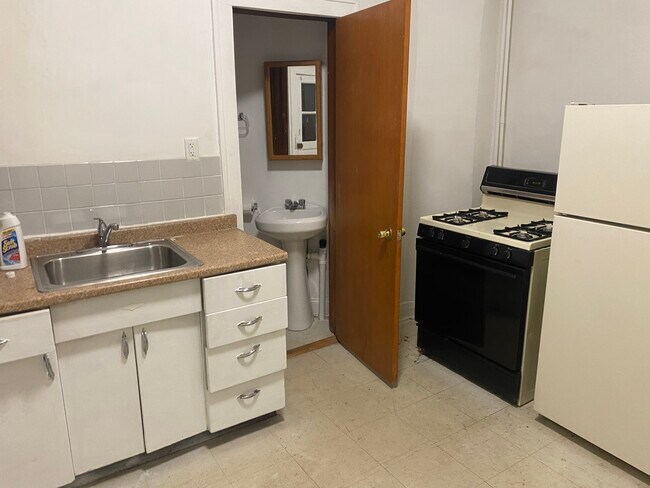Foto del edificio - 2149 W Erie St