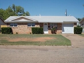 Building Photo - 2002 Bel Air Dr