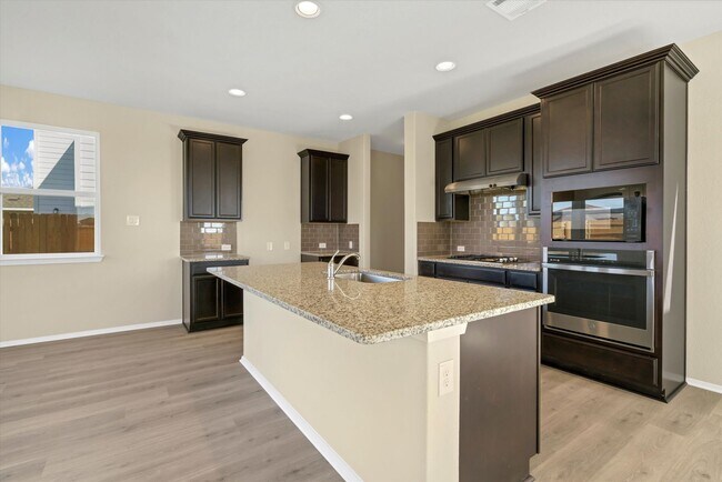 Building Photo - 235 Trailside Ln