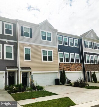 Building Photo - 2065 Hinshaw Dr