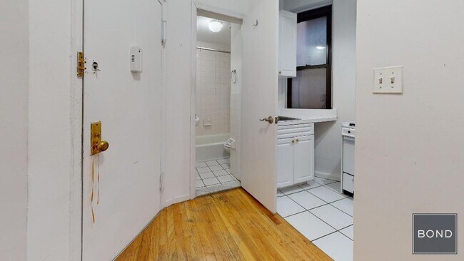 Foto del edificio - 335 E 92nd St