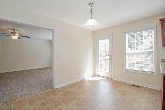 Foto del edificio - 2498 Hattington Dr