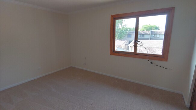Building Photo - 563 Chard Ct