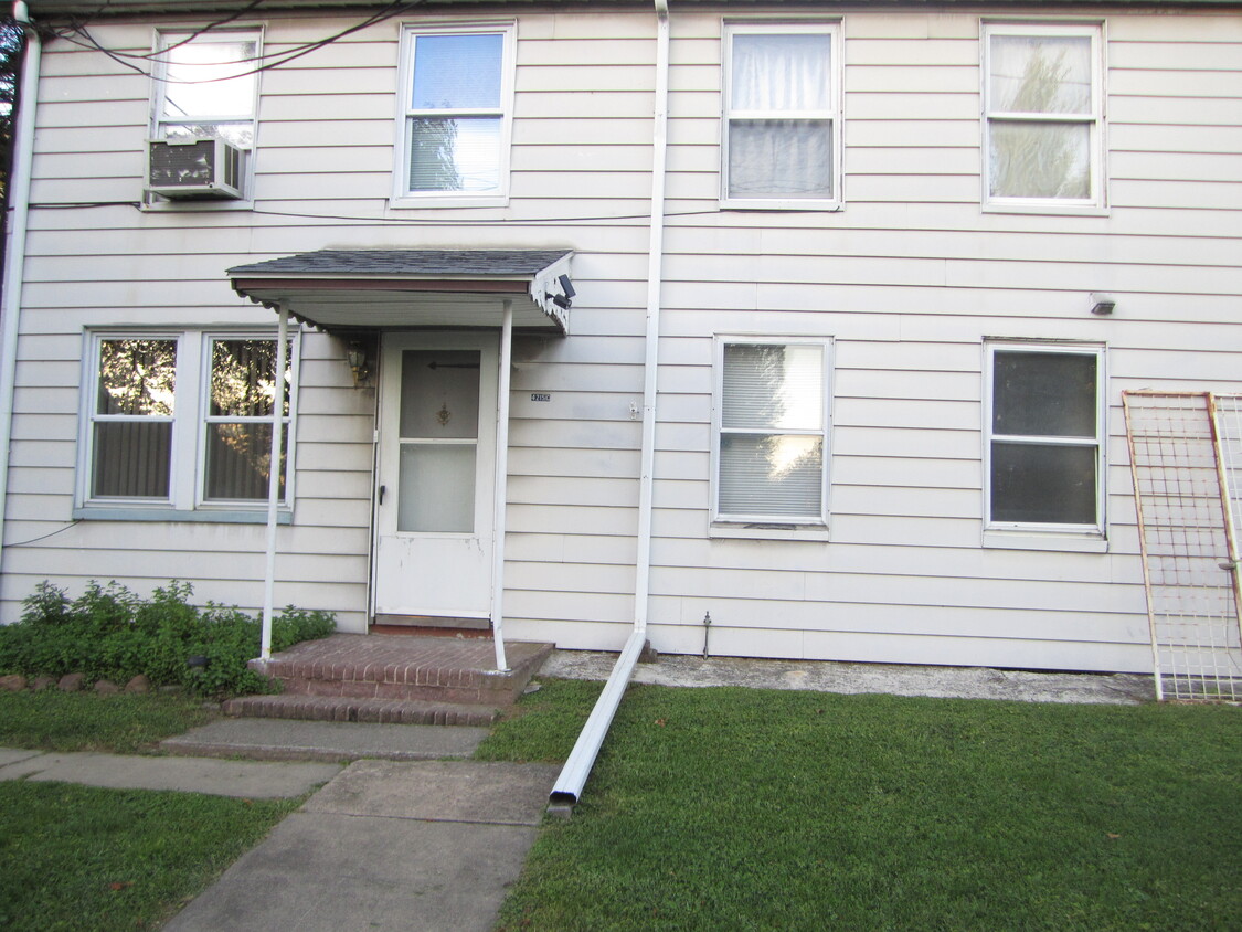 Building Photo - 4215 Sullivan Trl