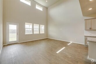 Building Photo - 303 Rainmaker Ln