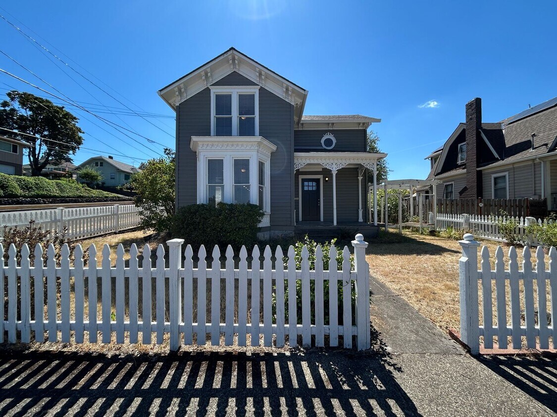 Primary Photo - Charming Remodeled Home in the Heart of Or...