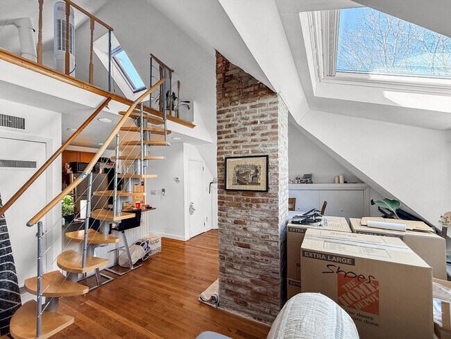 Foto del edificio - 83 Pleasant St