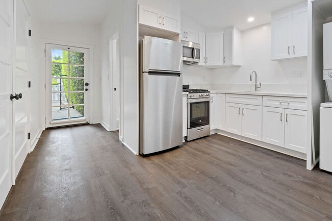 New Kitchen - 6547 Homewood Ave