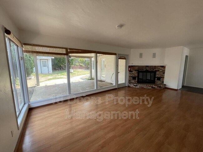 Foto del edificio - 5167 Tipton St