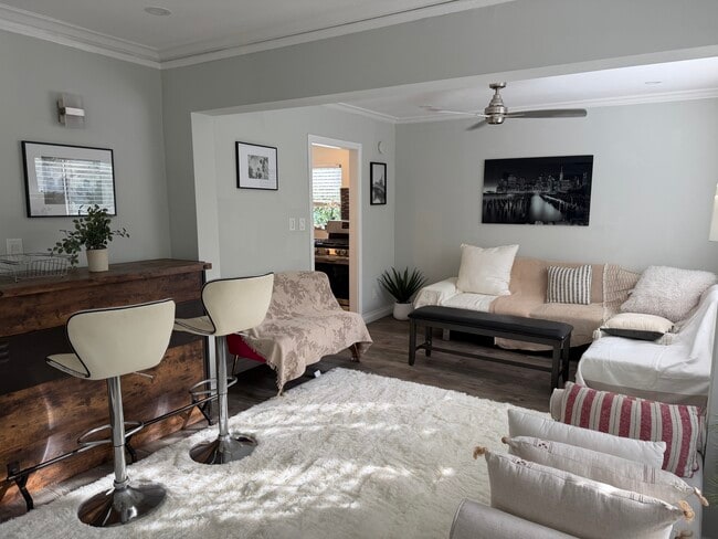 Building Photo - 1200 Tamarind Ave