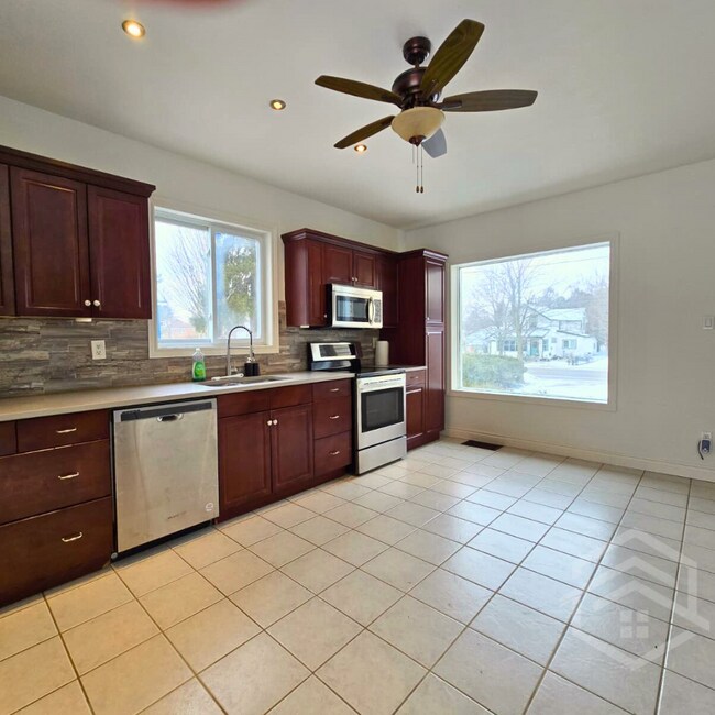 Photo du bâtiment - 3-Bedroom House in Otterville !!!