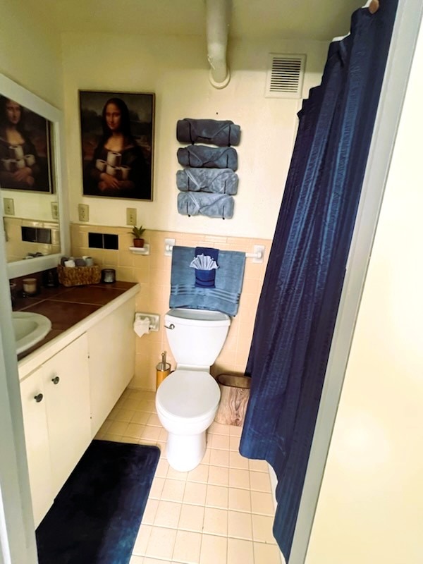 Building Photo - 710 Iris St