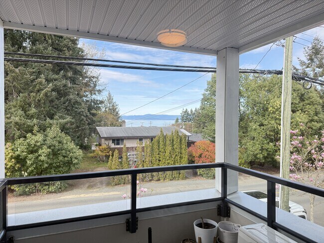 Photo du bâtiment - 210 First Ave W