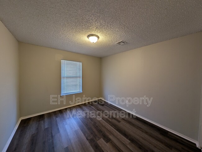 Foto del edificio - 11048 E 14th Ct