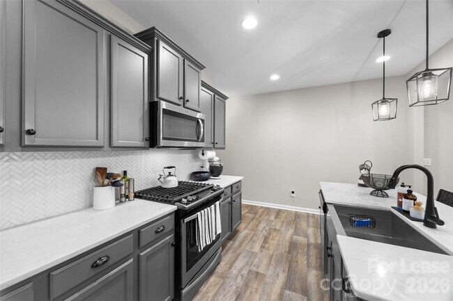 Foto del edificio - 1140 Streamside Ln