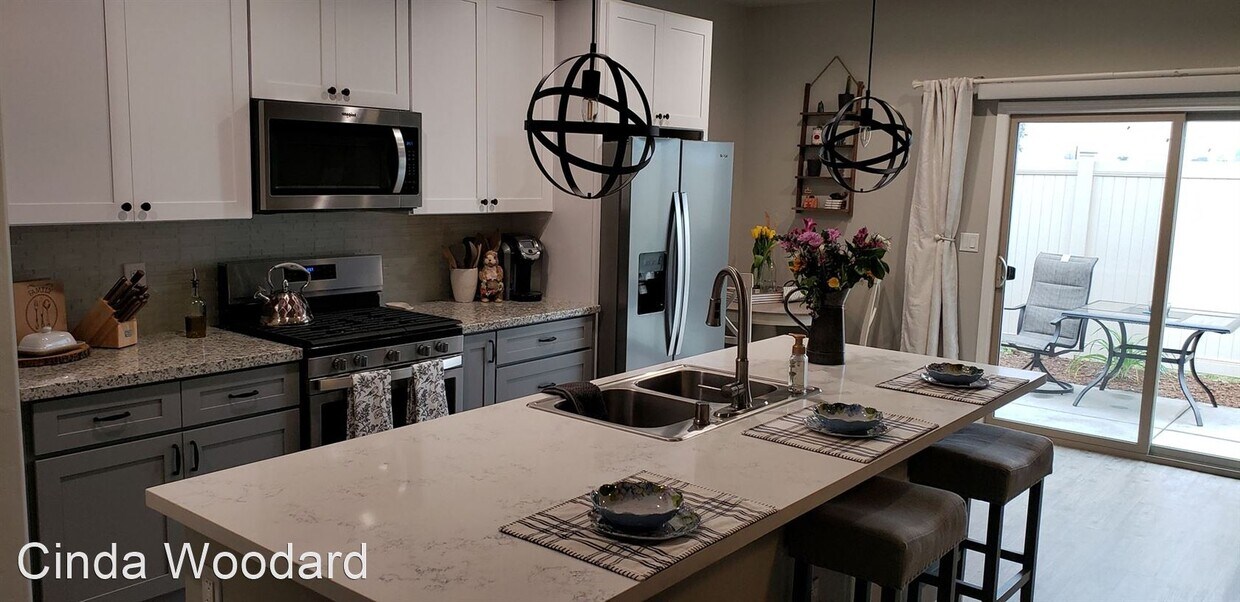 Foto principal - 2 br, 2 bath House - 1866 W Roby Ave