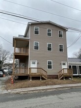 Building Photo - 90 Elm St