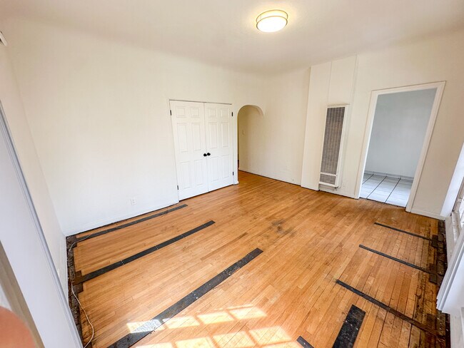 Foto del edificio - 350 N Orange Grove Ave