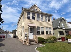 Building Photo - 19 Harvard St