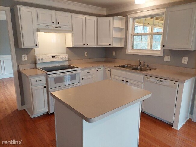 Building Photo - 4 br, 3.5 bath House - 3 Saint Davids Court