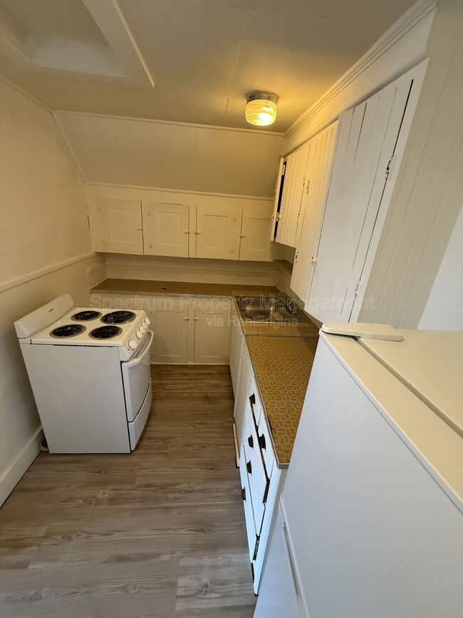 Building Photo - 40 Pleasant St