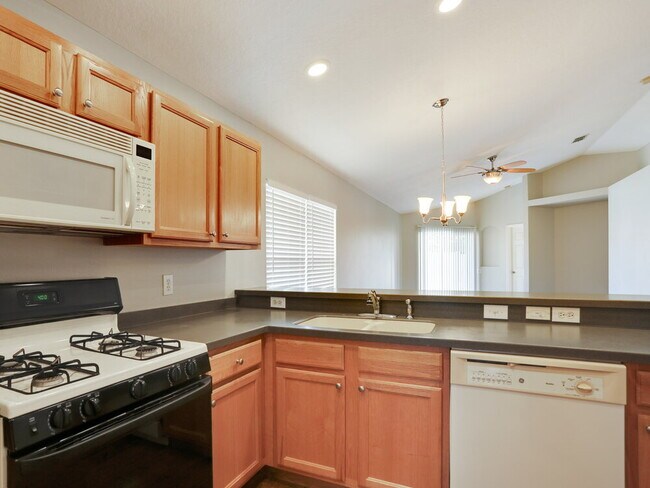 Foto del edificio - 8525 Hawbuck St