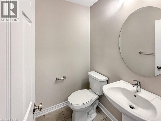 Photo du bâtiment - 113 HARTLEY Ave