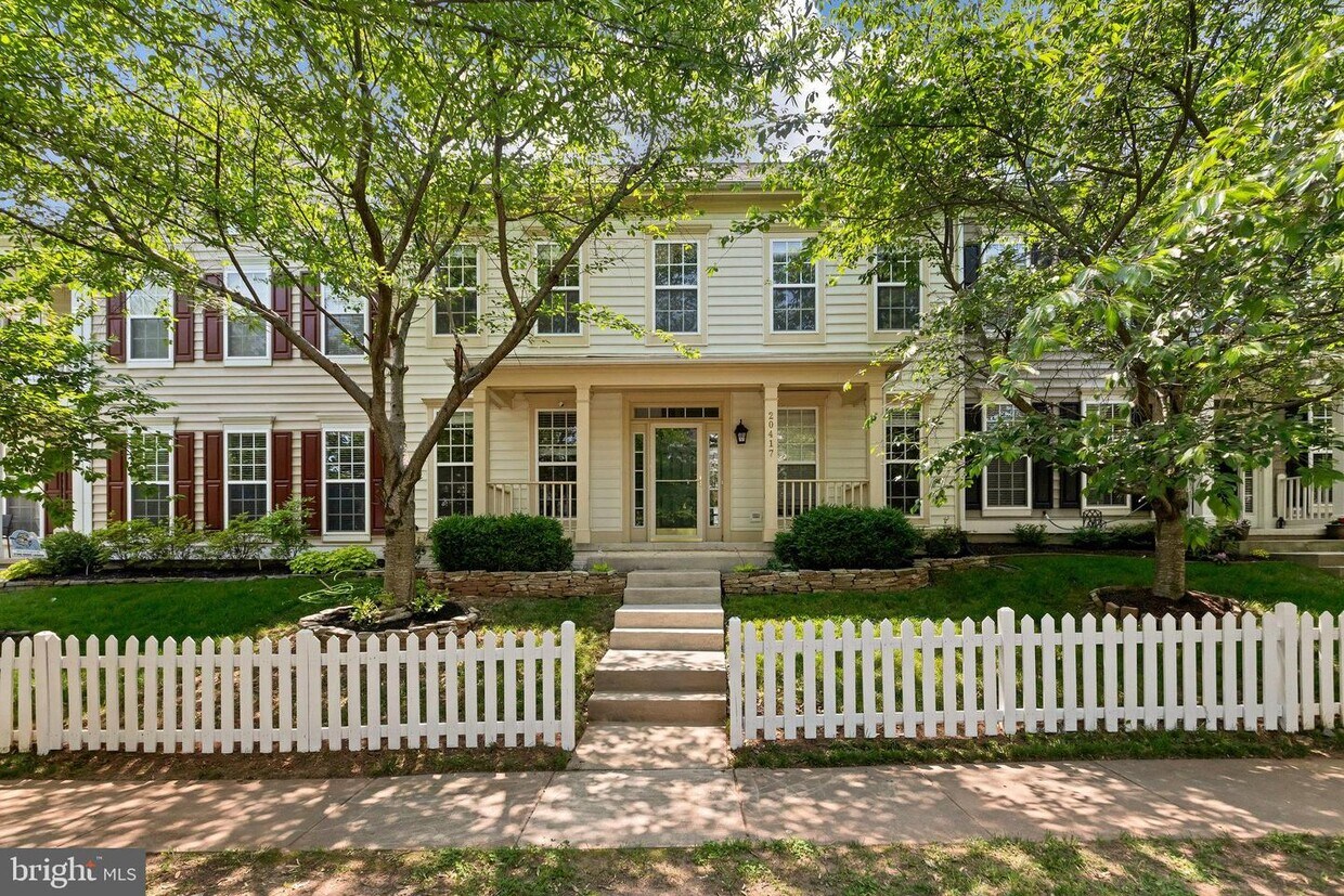 Primary Photo - 20417 Bowfonds St