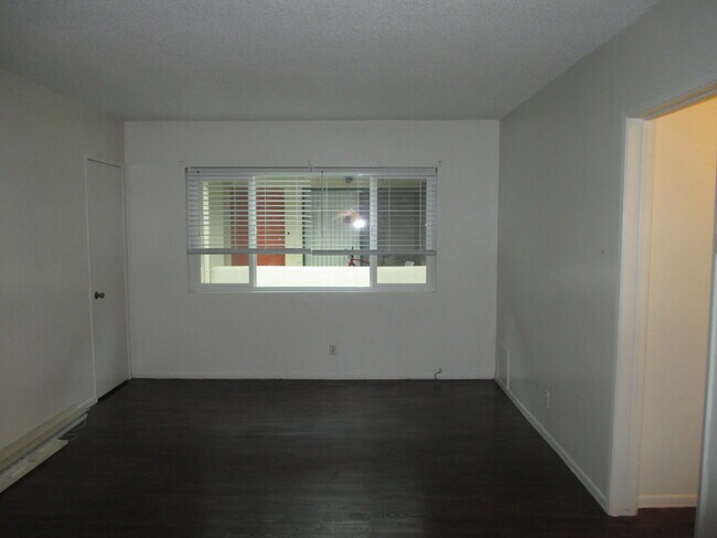 Living Room - 1146 N Formosa Ave