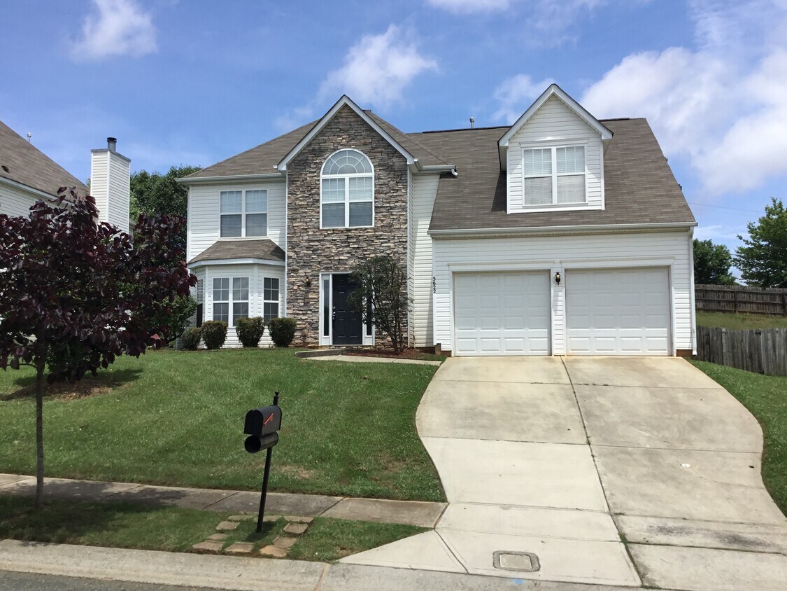 Foto principal - 5622 Falls Ridge Ln