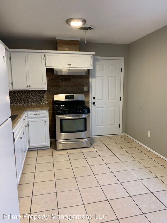 Building Photo - 3 br, 2 bath House - 208 Circle Dr