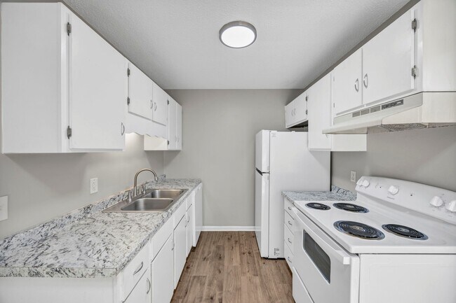 Foto del edificio - 815 Raleigh St