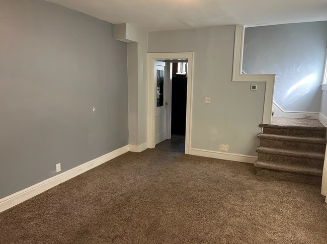 Building Photo - 212 E Hudson St