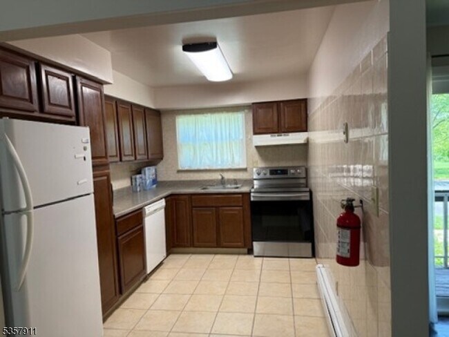 Foto del edificio - 528 Andria Ave