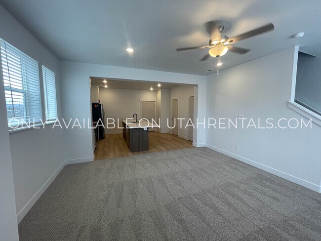 Foto del edificio - 799 S State Rd