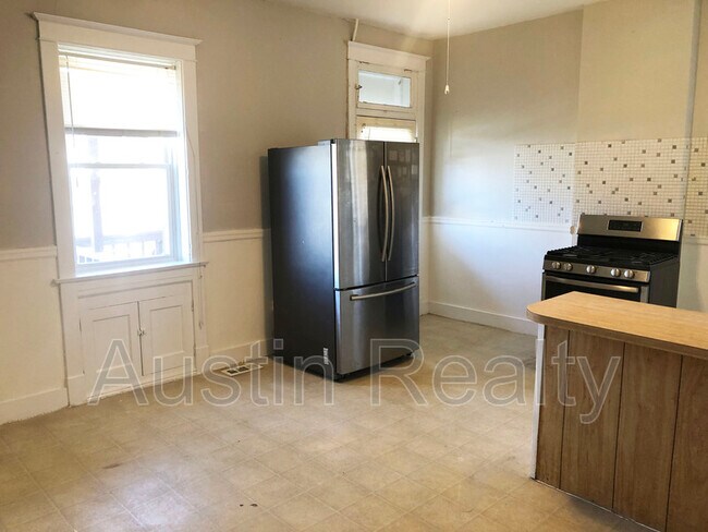 Foto del edificio - 4345 Bates St