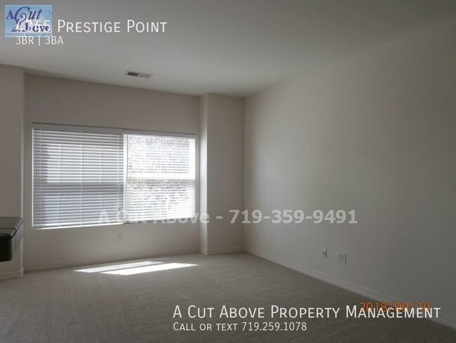 Foto del edificio - 3 Bedroom Townhouse Close to Ft. Carson wi...