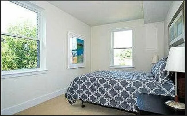 Foto del edificio - 811 Otis Pl NW
