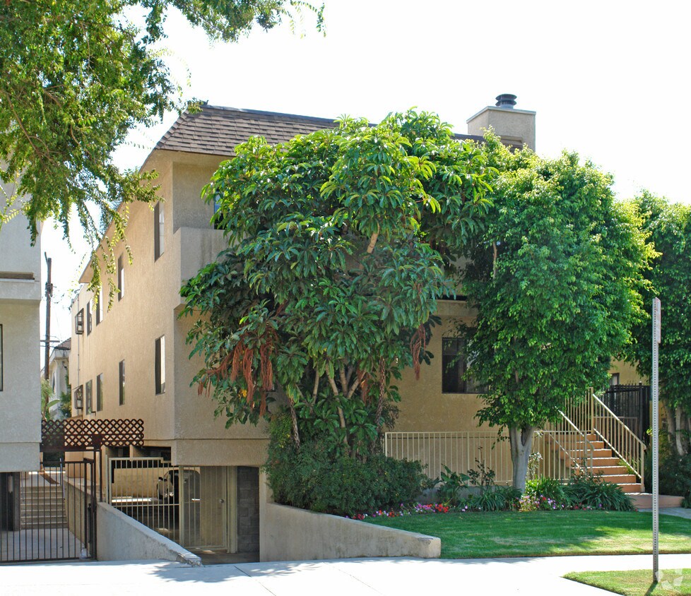 Primary Photo - 10732 Lawler St