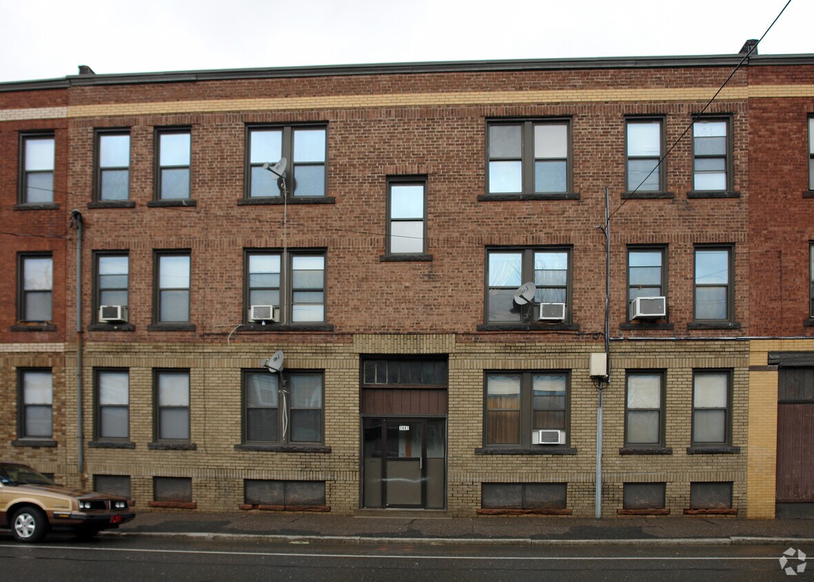 1447 Dwight St, Holyoke, MA 01040 Apartments in Holyoke, MA